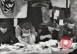 Immagine di Il francese operatori della Croce Rossa Thionville Francia, 1945, secondo 61 filmato di repertorio 65675062327