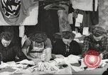 Immagine di Il francese operatori della Croce Rossa Thionville Francia, 1945, secondo 62 filmato di repertorio 65675062327