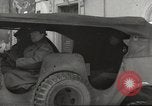 Standbild USA Offiziere Thionville Frankreich, 1945, aus Sekunde 12 historischem Filmmaterial Videoclip 65675062328