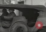 Standbild USA Offiziere Thionville Frankreich, 1945, aus Sekunde 15 historischem Filmmaterial Videoclip 65675062328