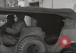 Standbild USA Offiziere Thionville Frankreich, 1945, aus Sekunde 16 historischem Filmmaterial Videoclip 65675062328