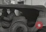 Standbild USA Offiziere Thionville Frankreich, 1945, aus Sekunde 17 historischem Filmmaterial Videoclip 65675062328