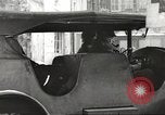Standbild USA Offiziere Thionville Frankreich, 1945, aus Sekunde 32 historischem Filmmaterial Videoclip 65675062328