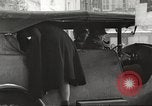 Standbild USA Offiziere Thionville Frankreich, 1945, aus Sekunde 38 historischem Filmmaterial Videoclip 65675062328