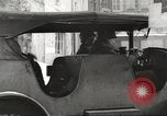 Standbild USA Offiziere Thionville Frankreich, 1945, aus Sekunde 40 historischem Filmmaterial Videoclip 65675062328