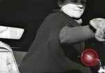 Standbild USA Offiziere Thionville Frankreich, 1945, aus Sekunde 41 historischem Filmmaterial Videoclip 65675062328