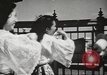Image les femmes philippines Philippines, 1940, de la seconde 14 séquences d'archives historiques vidéo 65675062337
