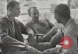 Standbild amerikanischen Kriegsgefangenen Philippinen, 1945, aus Sekunde 25 historischem Filmmaterial Videoclip 65675062342