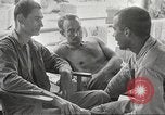 Standbild amerikanischen Kriegsgefangenen Philippinen, 1945, aus Sekunde 30 historischem Filmmaterial Videoclip 65675062342