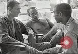 Standbild amerikanischen Kriegsgefangenen Philippinen, 1945, aus Sekunde 34 historischem Filmmaterial Videoclip 65675062342