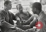 Standbild amerikanischen Kriegsgefangenen Philippinen, 1945, aus Sekunde 35 historischem Filmmaterial Videoclip 65675062342