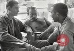 Standbild amerikanischen Kriegsgefangenen Philippinen, 1945, aus Sekunde 39 historischem Filmmaterial Videoclip 65675062342