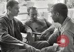 Standbild amerikanischen Kriegsgefangenen Philippinen, 1945, aus Sekunde 40 historischem Filmmaterial Videoclip 65675062342