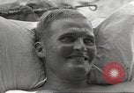 Standbild amerikanischen Kriegsgefangenen Philippinen, 1945, aus Sekunde 12 historischem Filmmaterial Videoclip 65675062343