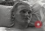 Standbild amerikanischen Kriegsgefangenen Philippinen, 1945, aus Sekunde 47 historischem Filmmaterial Videoclip 65675062343