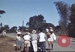 Immagine di Civili filippini Manila Filippine, 1945, secondo 16 filmato di repertorio 65675062349