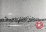 Standbild japanische Soldaten Bataan Luzon Philippinen, 1942, aus Sekunde 10 historischem Filmmaterial Videoclip 65675062366
