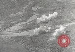 Standbild japanische Soldaten Bataan Luzon Philippinen, 1942, aus Sekunde 54 historischem Filmmaterial Videoclip 65675062366