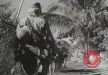 Immagine di Fanteria giapponese in marcia nelle Filippine Filippine, 1942, secondo 50 filmato di repertorio 65675062373