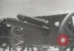 Standbild Amerikanische Rüstungsgüter die durch japanische in Philippinen Philippinen, 1942, aus Sekunde 27 historischem Filmmaterial Videoclip 65675062378
