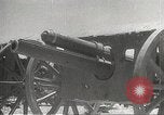 Standbild Amerikanische Rüstungsgüter die durch japanische in Philippinen Philippinen, 1942, aus Sekunde 28 historischem Filmmaterial Videoclip 65675062378