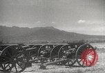 Standbild Amerikanische Rüstungsgüter die durch japanische in Philippinen Philippinen, 1942, aus Sekunde 31 historischem Filmmaterial Videoclip 65675062378