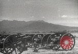 Standbild Amerikanische Rüstungsgüter die durch japanische in Philippinen Philippinen, 1942, aus Sekunde 32 historischem Filmmaterial Videoclip 65675062378