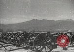 Standbild Amerikanische Rüstungsgüter die durch japanische in Philippinen Philippinen, 1942, aus Sekunde 37 historischem Filmmaterial Videoclip 65675062378