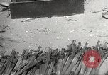 Standbild Amerikanische Rüstungsgüter die durch japanische in Philippinen Philippinen, 1942, aus Sekunde 47 historischem Filmmaterial Videoclip 65675062378