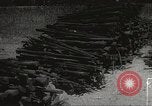 Standbild Amerikanische Rüstungsgüter die durch japanische in Philippinen Philippinen, 1942, aus Sekunde 50 historischem Filmmaterial Videoclip 65675062378