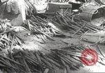 Standbild Amerikanische Rüstungsgüter die durch japanische in Philippinen Philippinen, 1942, aus Sekunde 57 historischem Filmmaterial Videoclip 65675062378