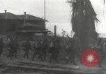 Standbild Feier japanischer Soldaten Philippinen, 1942, aus Sekunde 19 historischem Filmmaterial Videoclip 65675062392