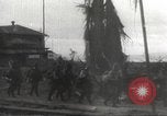 Standbild Feier japanischer Soldaten Philippinen, 1942, aus Sekunde 20 historischem Filmmaterial Videoclip 65675062392
