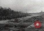 Standbild Feier japanischer Soldaten Philippinen, 1942, aus Sekunde 28 historischem Filmmaterial Videoclip 65675062392