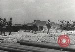Standbild Feier japanischer Soldaten Philippinen, 1942, aus Sekunde 35 historischem Filmmaterial Videoclip 65675062392