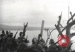 Standbild Feier japanischer Soldaten Philippinen, 1942, aus Sekunde 55 historischem Filmmaterial Videoclip 65675062392
