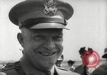 Immagine di Generale Dwight Eisenhower D Europa, 1951, secondo 8 filmato di repertorio 65675062424