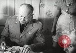 Immagine di Generale Dwight Eisenhower D Europa, 1951, secondo 62 filmato di repertorio 65675062424