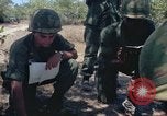 Immagine di 101ª Divisione aviotrasportata Il Vietnam, 1965, secondo 57 filmato di repertorio 65675062446