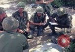 Immagine di 101ª Divisione aviotrasportata Il Vietnam, 1965, secondo 31 filmato di repertorio 65675062447