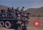 Standbild 101st Airborne Division Vietnam, 1965, aus Sekunde 13 historischem Filmmaterial Videoclip 65675062449