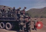 Standbild 101st Airborne Division Vietnam, 1965, aus Sekunde 14 historischem Filmmaterial Videoclip 65675062449