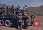Standbild 101st Airborne Division Vietnam, 1965, aus Sekunde 16 historischem Filmmaterial Videoclip 65675062449