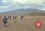 Standbild 101st Airborne Division Vietnam, 1965, aus Sekunde 36 historischem Filmmaterial Videoclip 65675062449