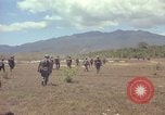 Standbild 101st Airborne Division Vietnam, 1965, aus Sekunde 38 historischem Filmmaterial Videoclip 65675062449