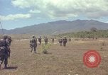 Standbild 101st Airborne Division Vietnam, 1965, aus Sekunde 39 historischem Filmmaterial Videoclip 65675062449