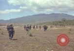 Standbild 101st Airborne Division Vietnam, 1965, aus Sekunde 41 historischem Filmmaterial Videoclip 65675062449