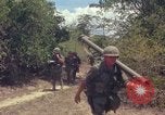 Standbild 101st Airborne Division Vietnam, 1965, aus Sekunde 58 historischem Filmmaterial Videoclip 65675062449