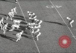 Standbild Fußballspiel Chicago Illinois USA, 1963, aus Sekunde 15 historischem Filmmaterial Videoclip 65675062496