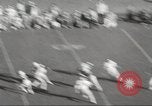 Standbild Fußballspiel Chicago Illinois USA, 1963, aus Sekunde 18 historischem Filmmaterial Videoclip 65675062496
